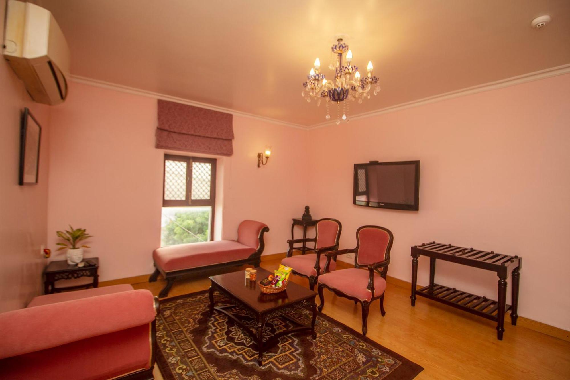 מלון ורנאסי Amritara Suryauday Haveli מראה חיצוני תמונה