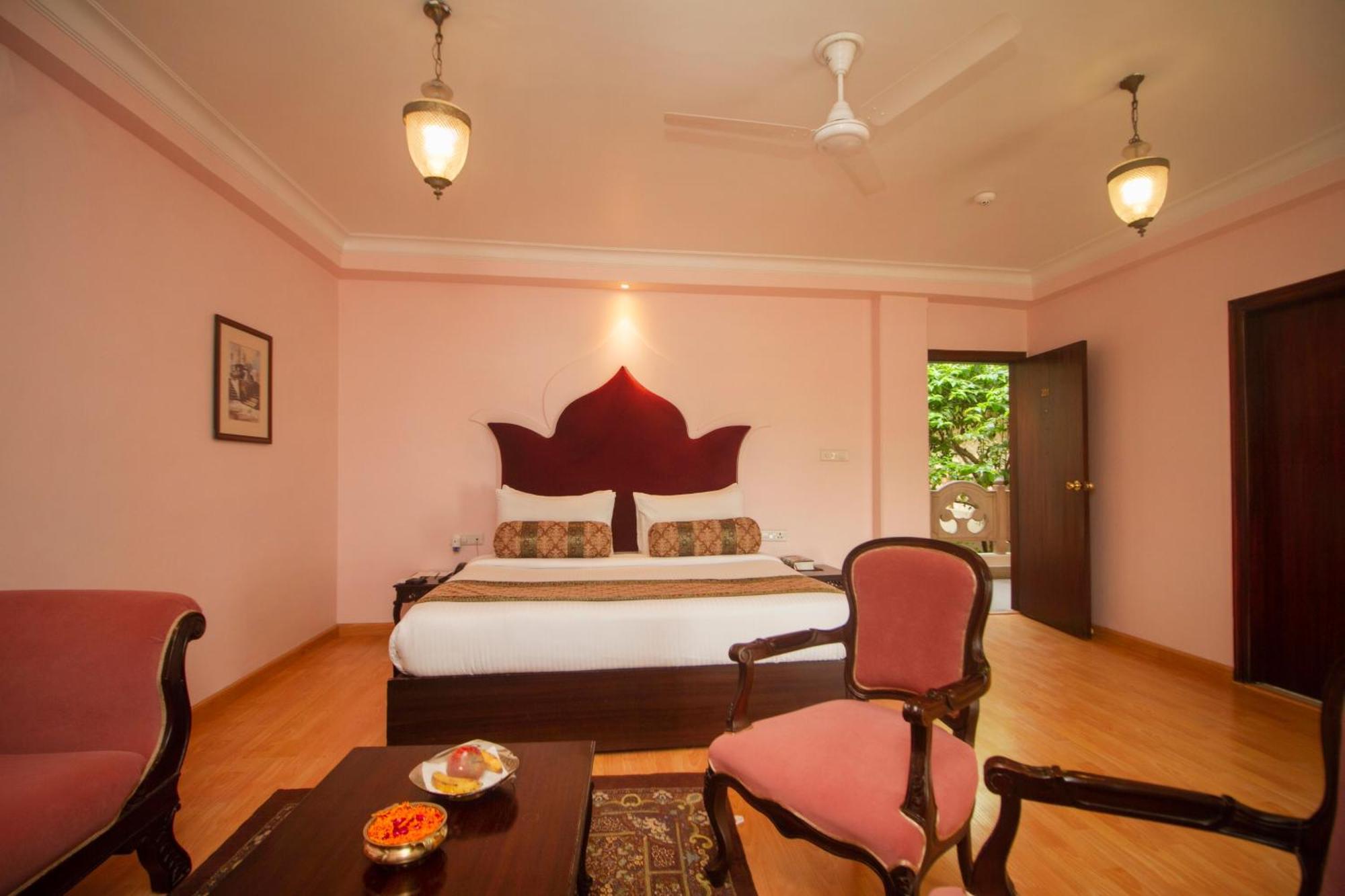 מלון ורנאסי Amritara Suryauday Haveli מראה חיצוני תמונה